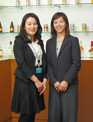 人事部課長 池田美紀氏(左) 人事部 永井小織氏(右)